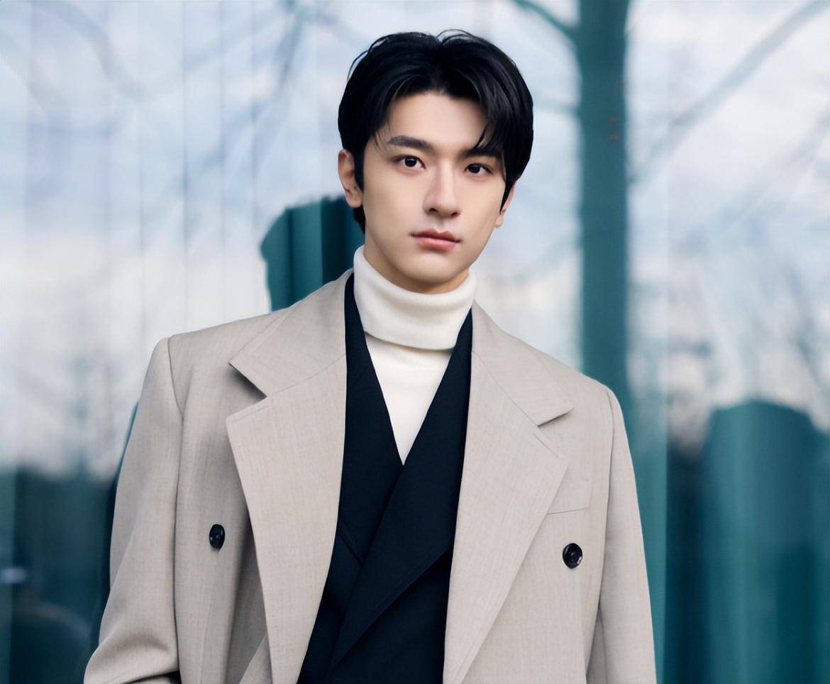 6分,这部剧是根据热门小说改编的电视剧,讲述的是当红男团偶像周熠和