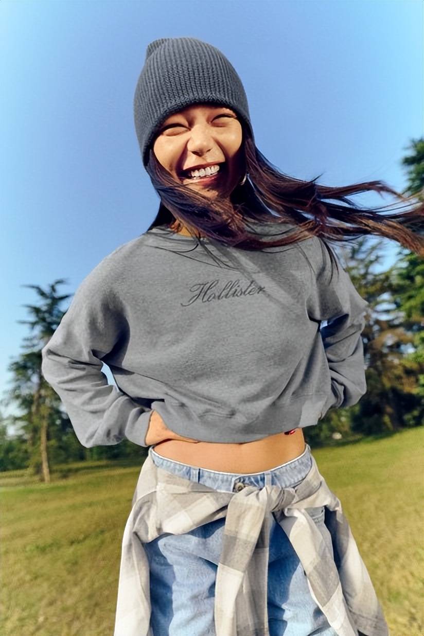 steven sare在开业当天亲临环球港门店现场,沉浸式感受全新hollister