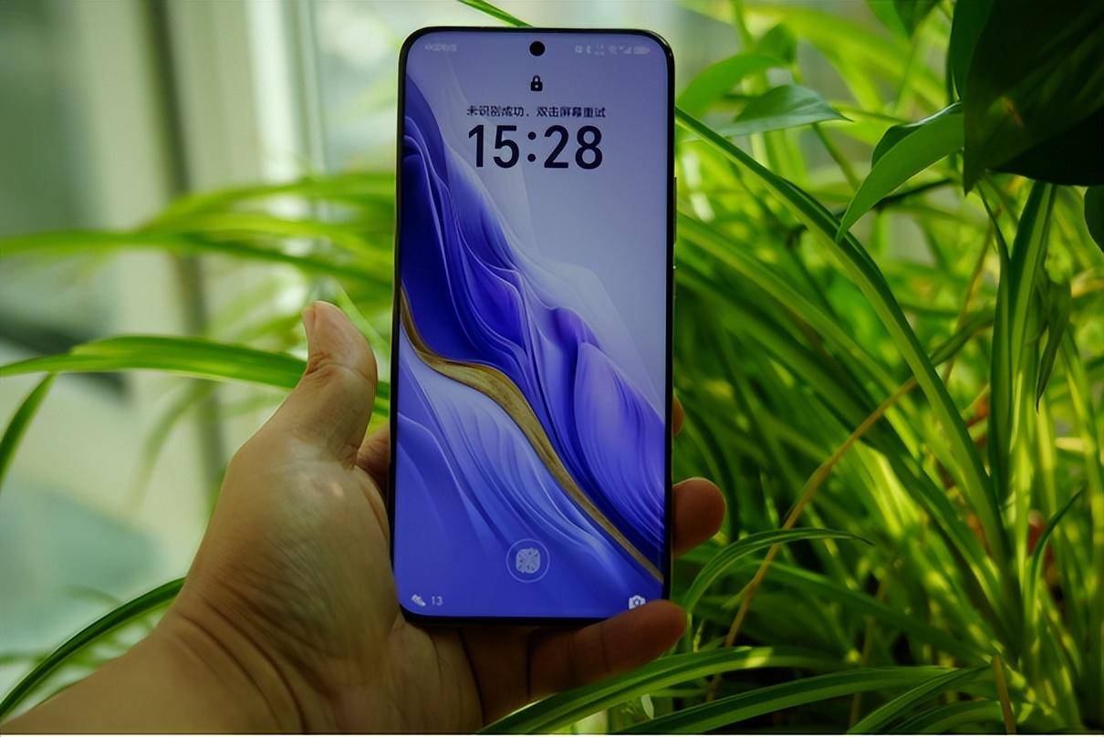 荣耀Magic6标准版带来的Pro级丝滑体验，流云紫配色惊艳登场！