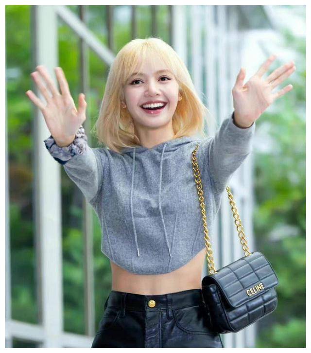 lisa和三公子现身泰餐馆,破分手传闻,现场状况却不太乐观_网友_女友