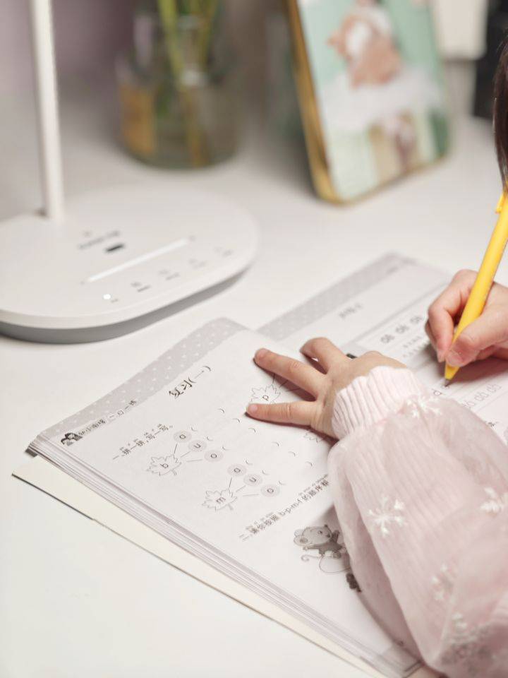 【家长必备】类太阳光源，书客L1 Pro台灯，为孩子打造最舒适的学习环境！