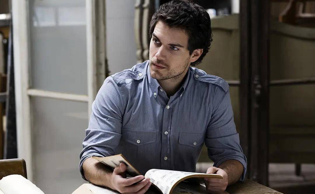 16岁时,亨利·卡维尔的寄宿学校被选为电影《生命的证据》的拍戏场地