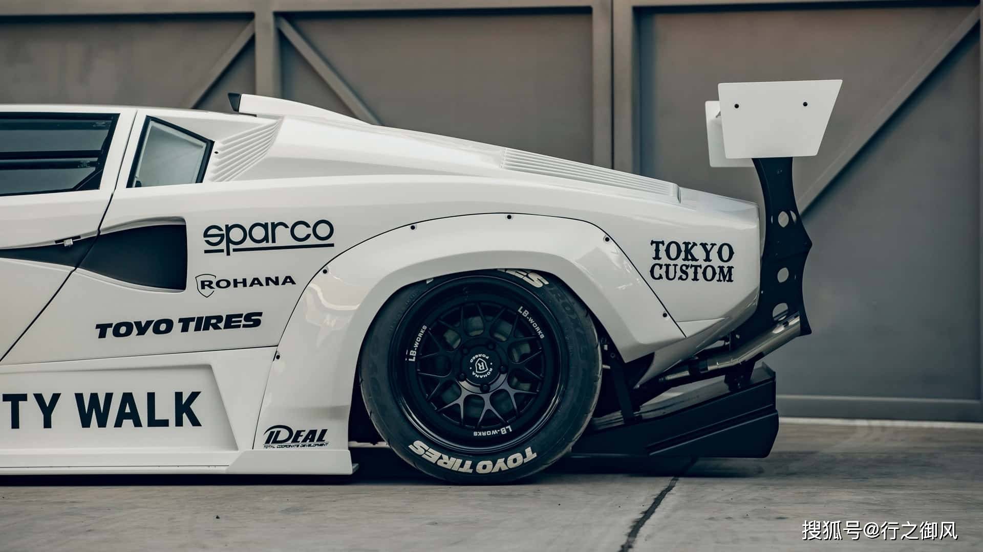 贴地飞行:liberty walk宽体lamborghini countach_搜狐汽车_搜狐网