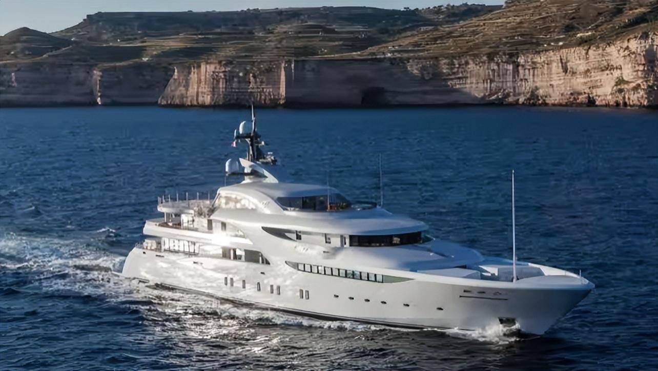 普京刚刚上报个人财产,手里总共10张银行卡,收入让很多人意外_俄罗斯