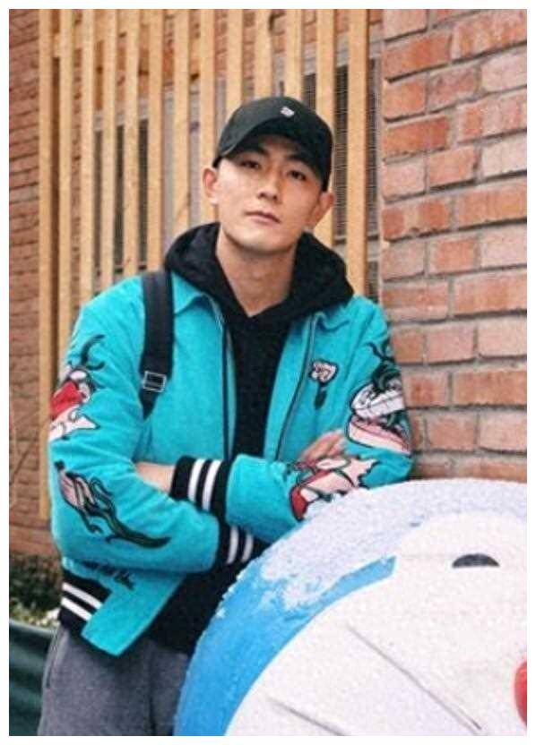 被告知可能截肢的男星生活秘笈:坚持规律与运动,却仍!