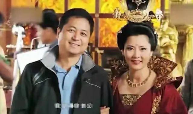 从何赛飞婚嫁30多年 被宠成公主说起_爱情_丈夫_感情