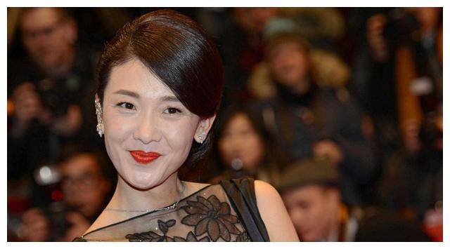 倪景阳的演艺生涯不仅有荣耀,还有幸福的家庭.