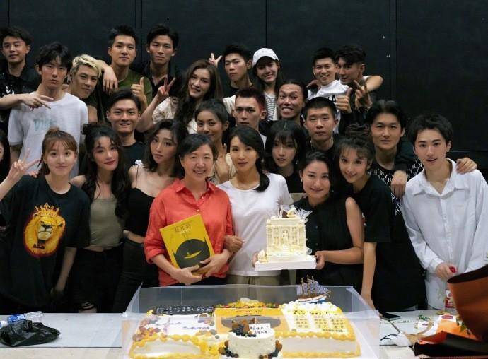 演戏只是当时的迫不得已,如今做的事更值得关注_广播_刘若英_中戏