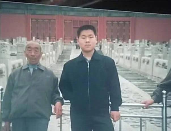 从农村走出来的6位明星,没人能随便成功,背后个个让人心酸流泪_岳云鹏