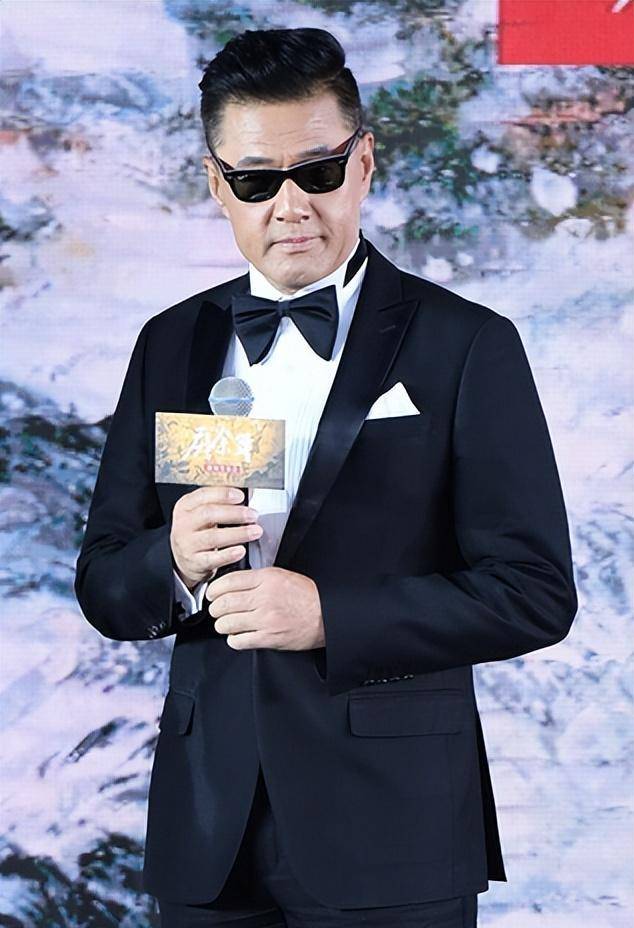 于荣光:从功夫巨星到烂片专业户,婚姻失败,他到底经历了什么_李连杰