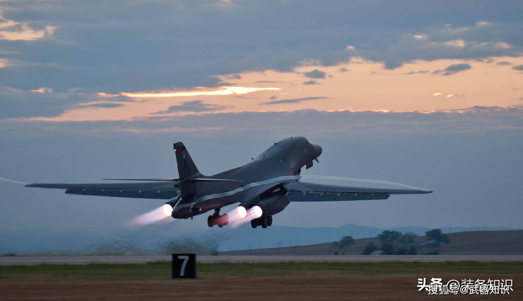 b-1b"枪骑兵"战略轰炸机 美国空军远程打击利器 最近又投入实战_计划