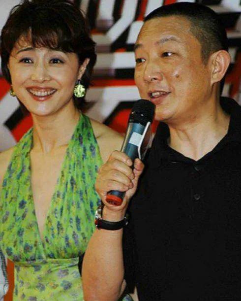 "大飒蜜"刘蓓:三婚两离,两次嫁同一个人,张若昀的后妈_小时候_因为