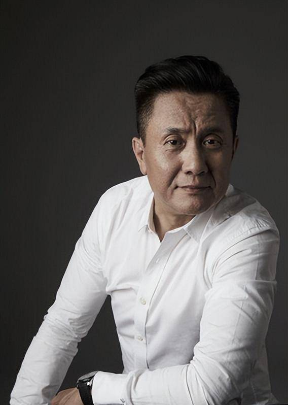 大器晚成张志坚:28岁出道,40岁与妻子北漂,参演《狂飙