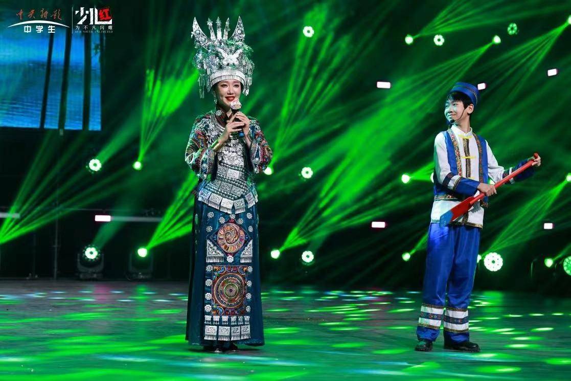 "龙的传人"2024《少儿红》全国少年儿童春节联欢晚会