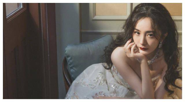 杨幂首次承认对赌协议,揭秘离开嘉行内幕,被流量所