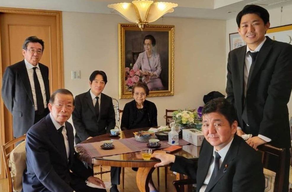 安倍母亲去世,被捧成日本"教母"的侵华战犯之女_家族_赖清德_支持