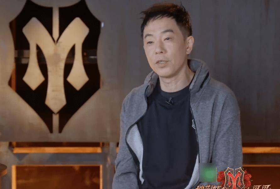 黄贯中为陈小春弹生日歌,陈小春送其水壶,兄弟情真的