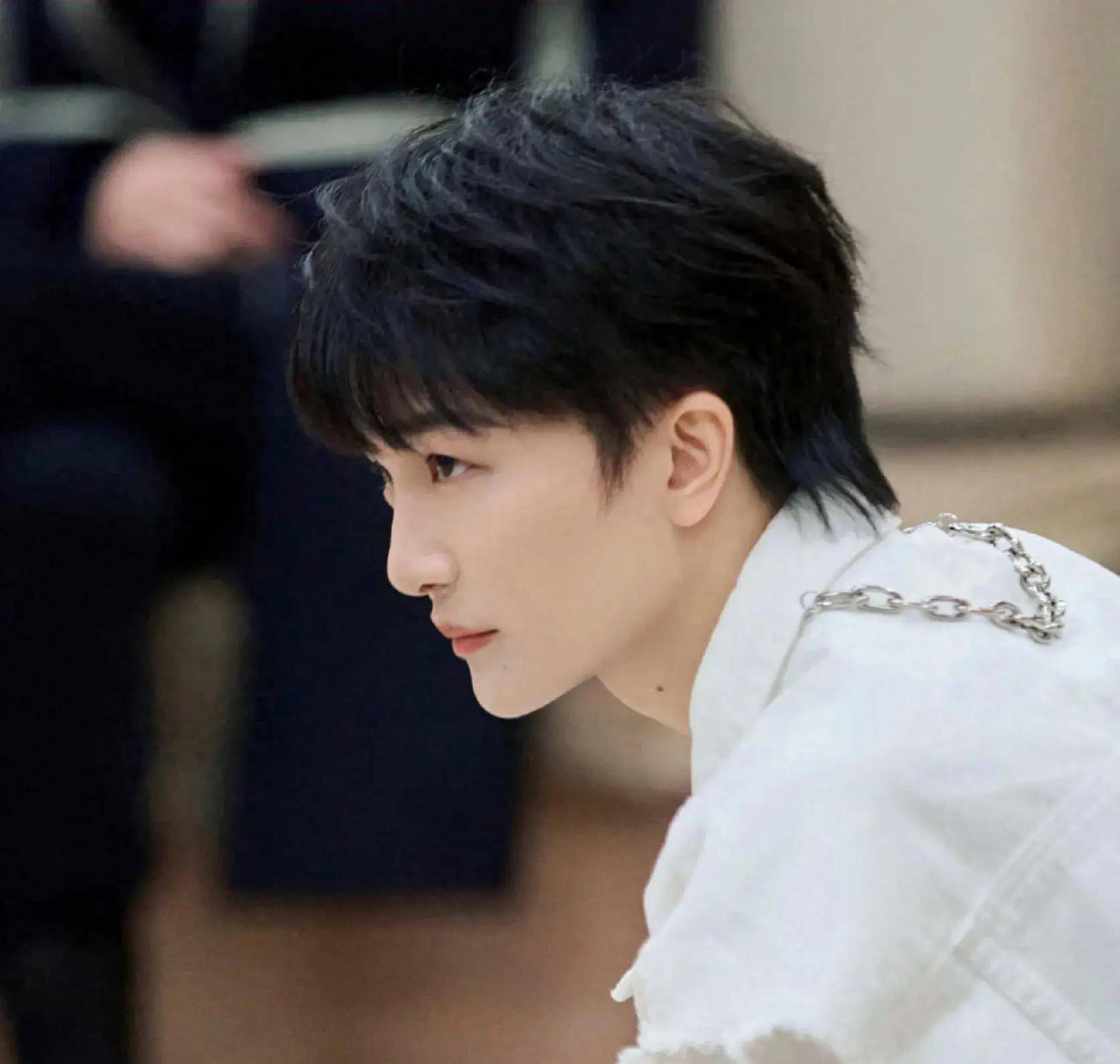 韩红说会想念周深,这就是他的优秀和他的魅力!听听媒体怎么说!