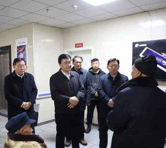 河南省人大常委会副主任何金平到确山慰问_生活_帮扶_救助