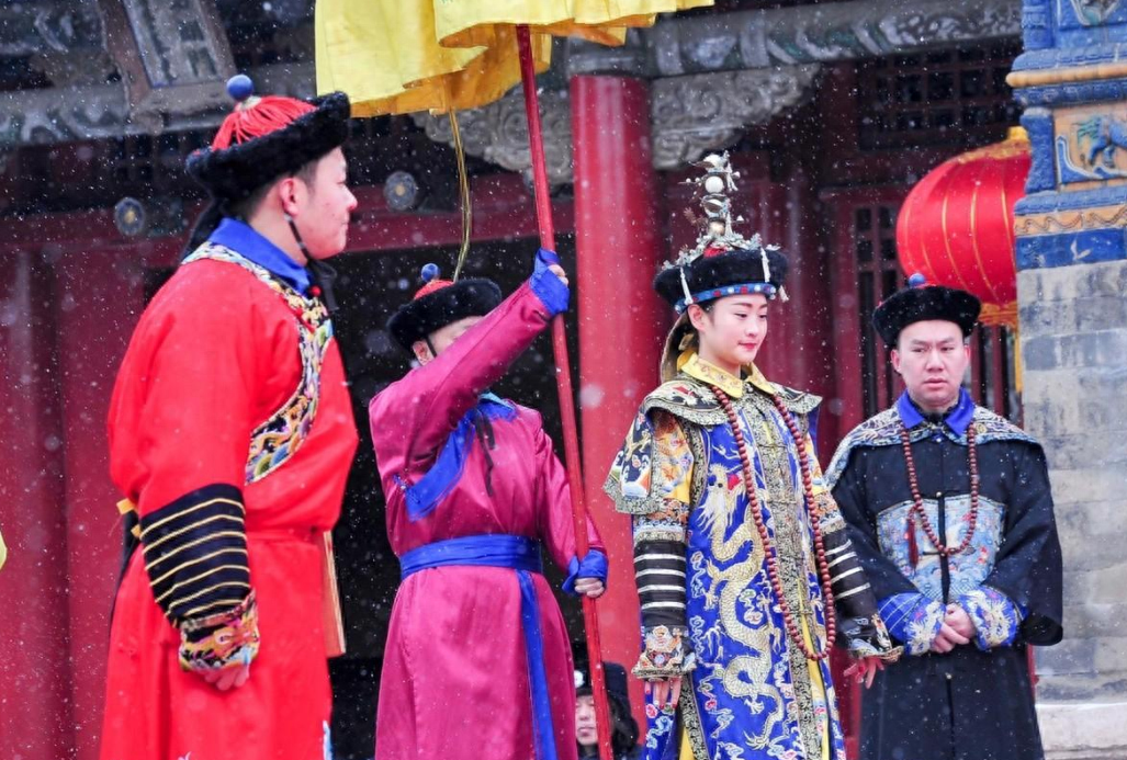 清朝时期满族人,是如何请安的?