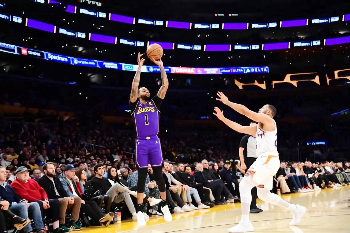 祝福拉塞尔!恭喜湖人拿下22 5全明星?