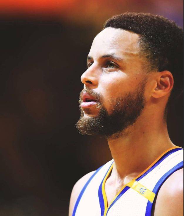 考虑到库里已经成名十年,且从未更换过球衣号码,他的球迷早就应该购买