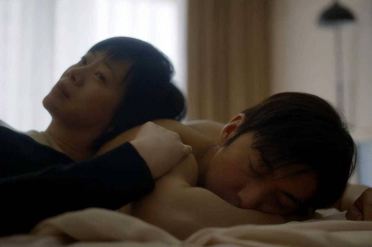 满脸褶子的"情妇"一出场,观众直呼辣眼_老三_故事_内幕