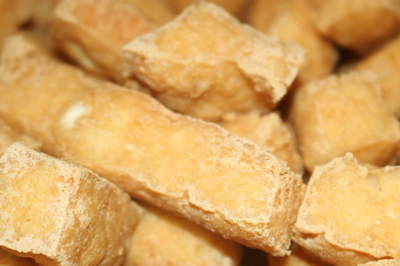 每年春节奶奶必做的家乡美食"豆腐子", 大油锅炸得儿