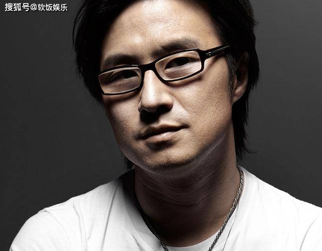 汪峰离婚后日子潇洒!