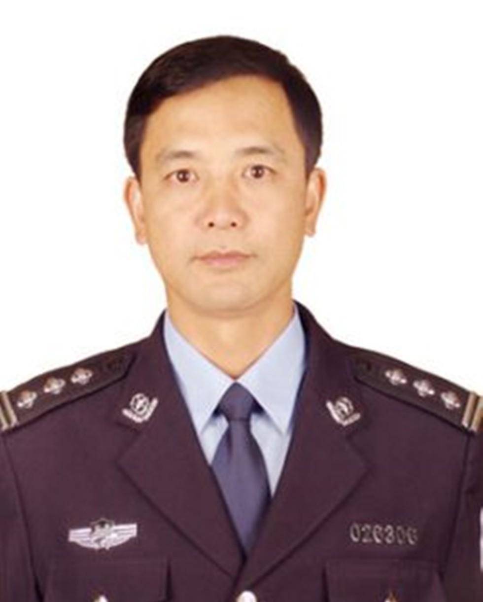 尹大宝:曾是公安局局长,利用私权开绿灯,成为黑社会保护伞