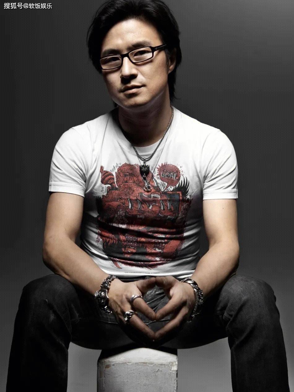 汪峰离婚后日子潇洒!