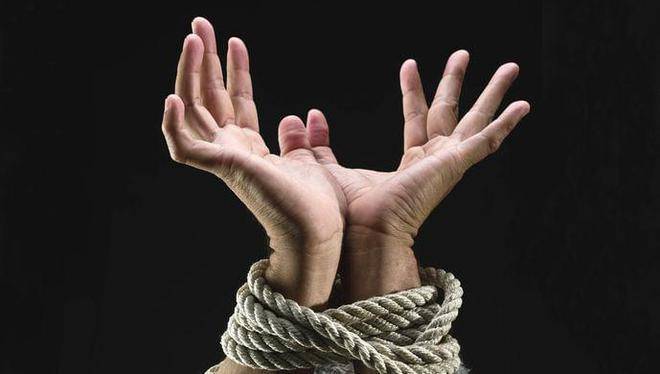 道德绑架:如何识别并应对现代社会中的操控手段_自由_权利_对个人