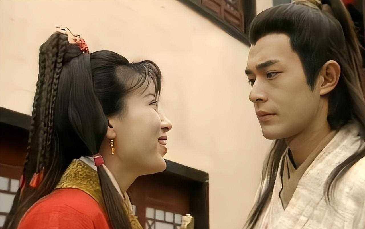 神雕后传:耶律齐死后,他扯下郭芙的遮羞布,与两位结拜妹妹成亲_杨过