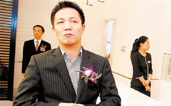 上海首富周正毅:入狱嫌热给每个牢房装空调,服刑16年