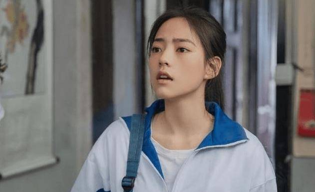 由于出演《都挺好》而走红,想必薇薇安往后的演艺圈路途会越来越好的