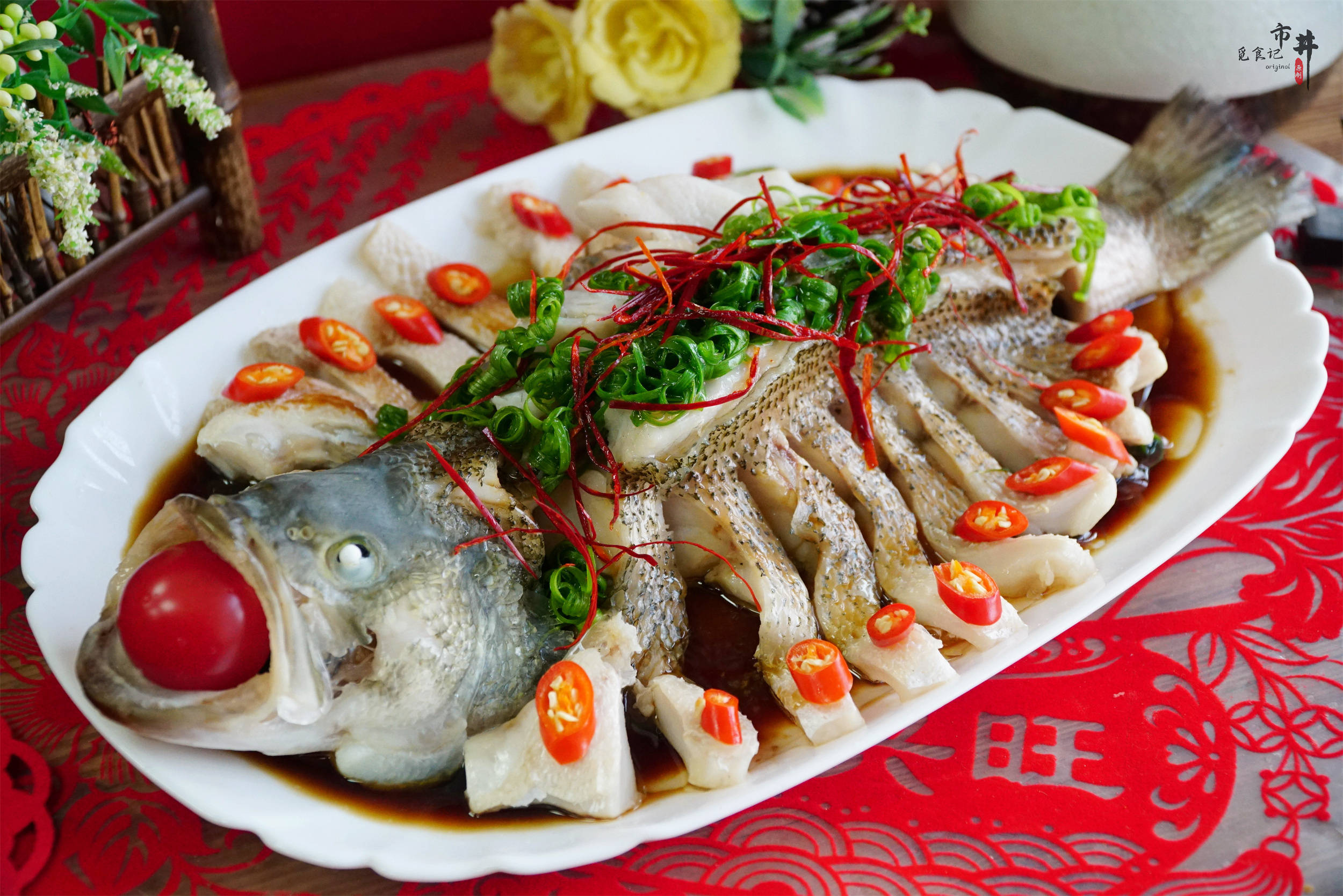 龙年年夜饭,"开屏鲈鱼"记得端上桌,寓意年年有余,吉祥如意_处理_菜肴
