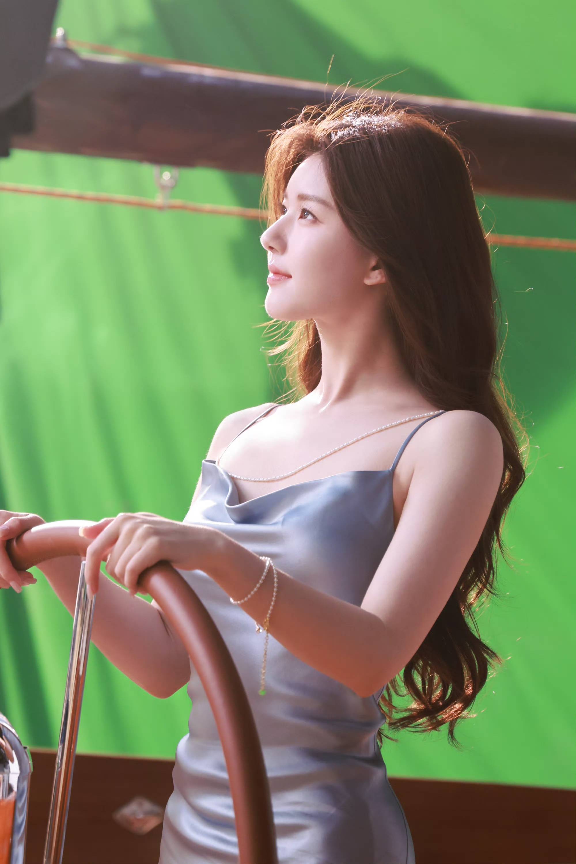 95后小花赵露思如何能爆火?跻身一线小花?_外表_网络_观众