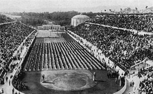 马拉松赛事源自古代士兵菲迪皮茨为雅典带来战争胜利消息的传奇故事.