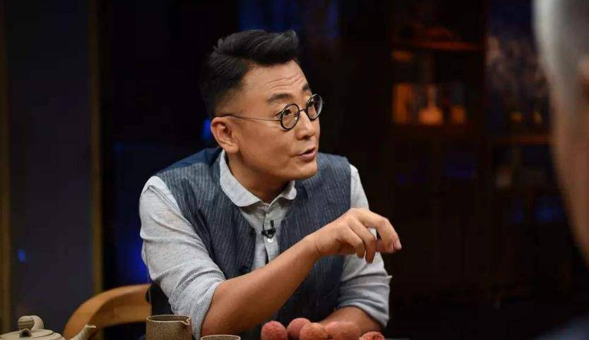 窦文涛与北大美女激吻,女方早知其劈腿,仍相恋3年_左佳_时候_工作