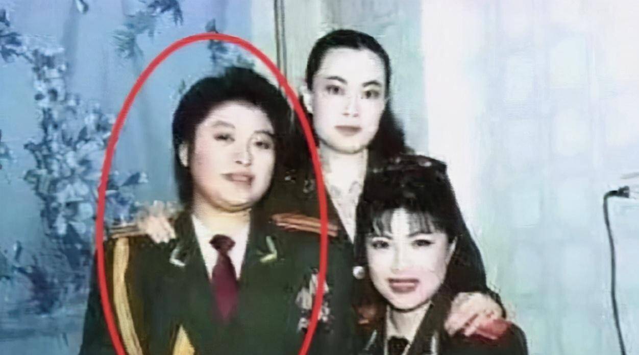 韩红老师妈妈照片图片