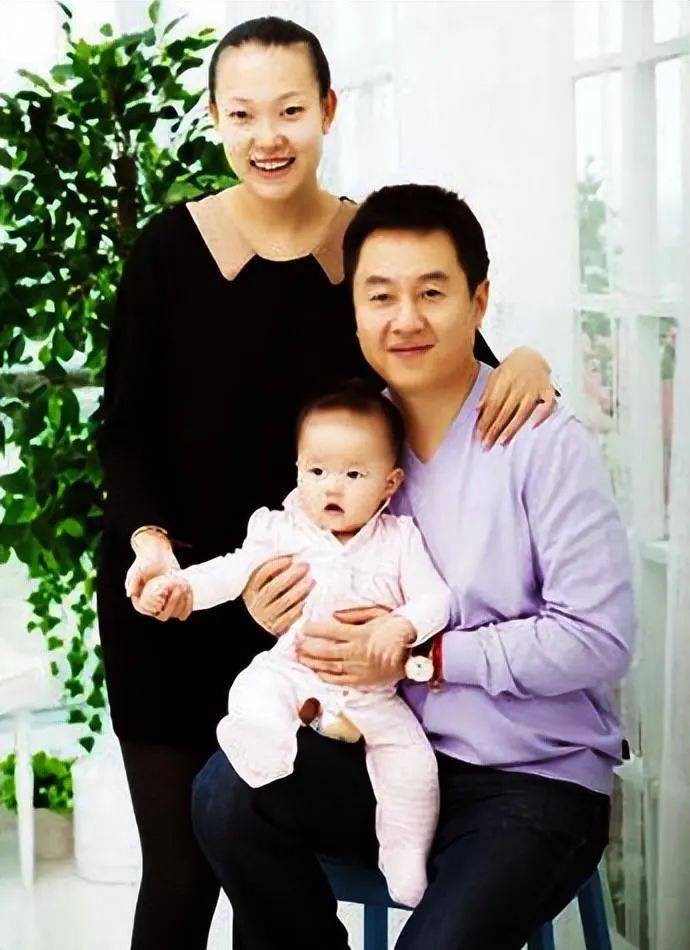 曹燕华:谈及儿子和前公婆落泪,亲口证实再婚幸福_施之皓_上海市_国乒