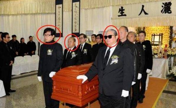 京城嘉代大哥的葬礼图片
