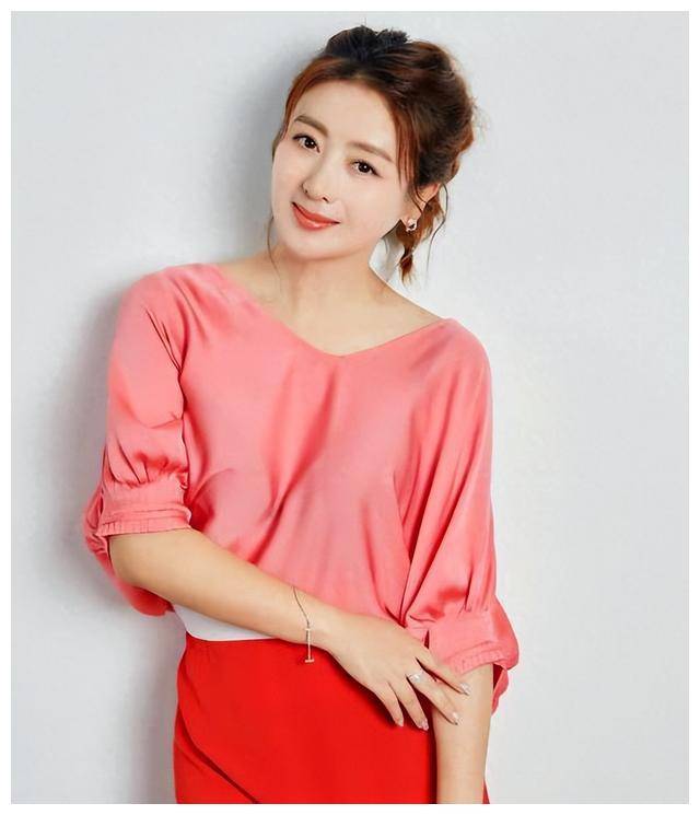 43岁小李琳:二婚嫁小6岁"软饭男",婚后惊喜成公主_经超_生活_婚姻