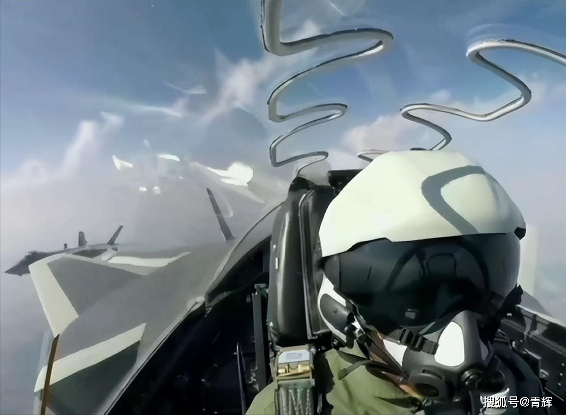 权威媒体曝光,歼20飞行员身上多了一件装备_平板_战斗机_操作