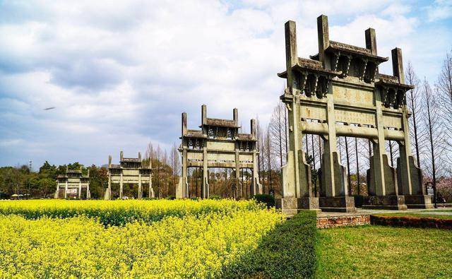 在拍完石潭下汰村之后,我看天气预报说今天有雨,心想着明天应该能在