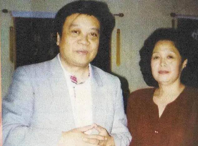 "声音背后的故事:赵忠祥的坎坷一生与家族传承"_妻子