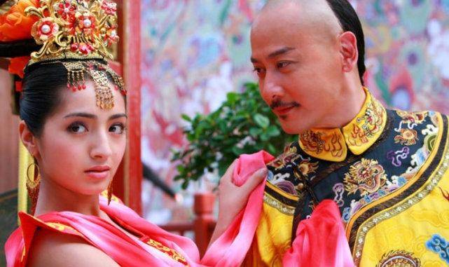 专家打开棺木,才明白事情真相_伊帕尔罕_容妃_乾隆