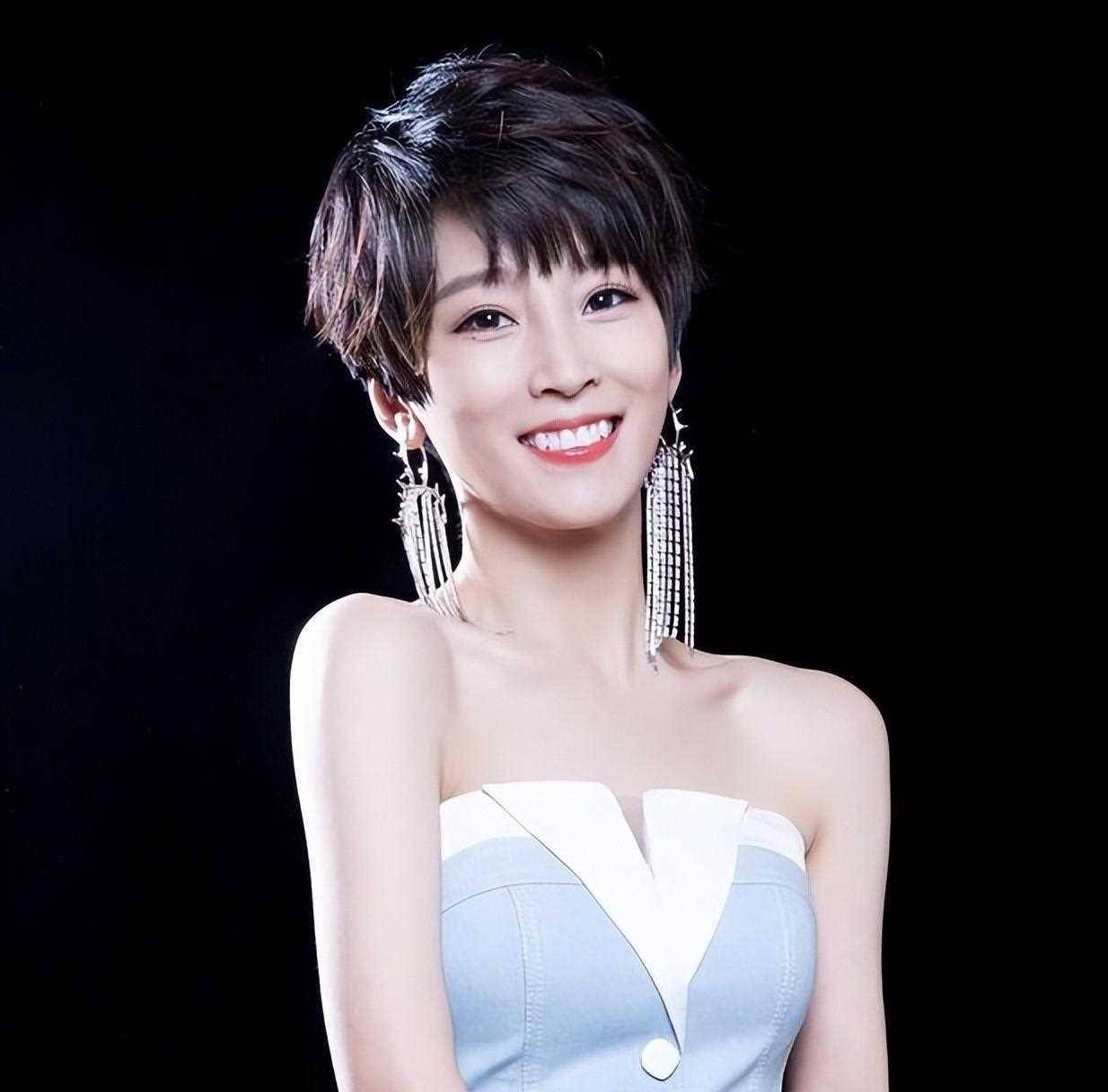 事实证明,被劝和吴京离婚的谢楠,已经走上了另一条!