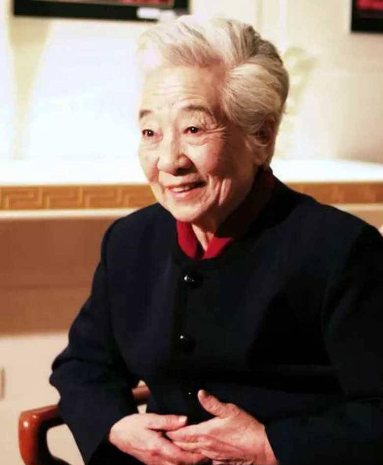 田方:妻子家喻户晓,小儿子是著名导演,63岁患癌离世让