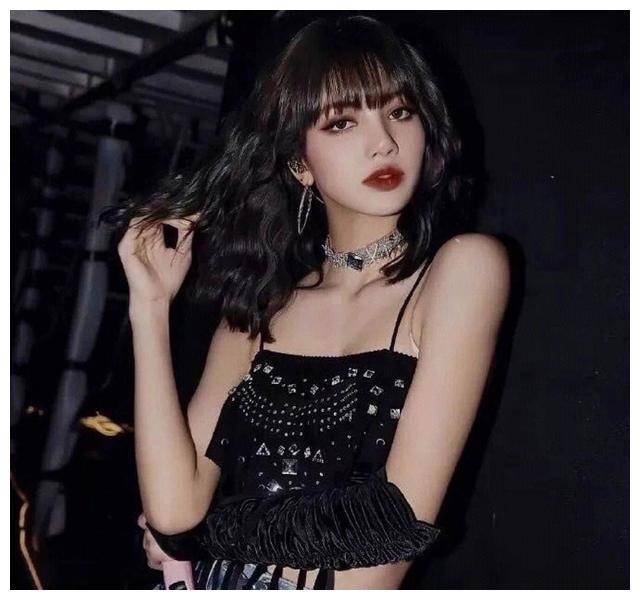 27岁的lisa现代传奇:法国知名作家操刀,出版商力推,!